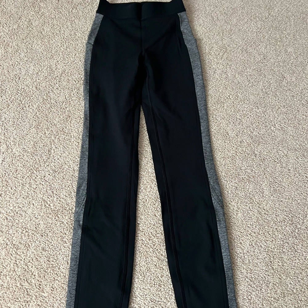 LULULEMON LEGGINGS WORN ONCE SIZE 2 ‘25